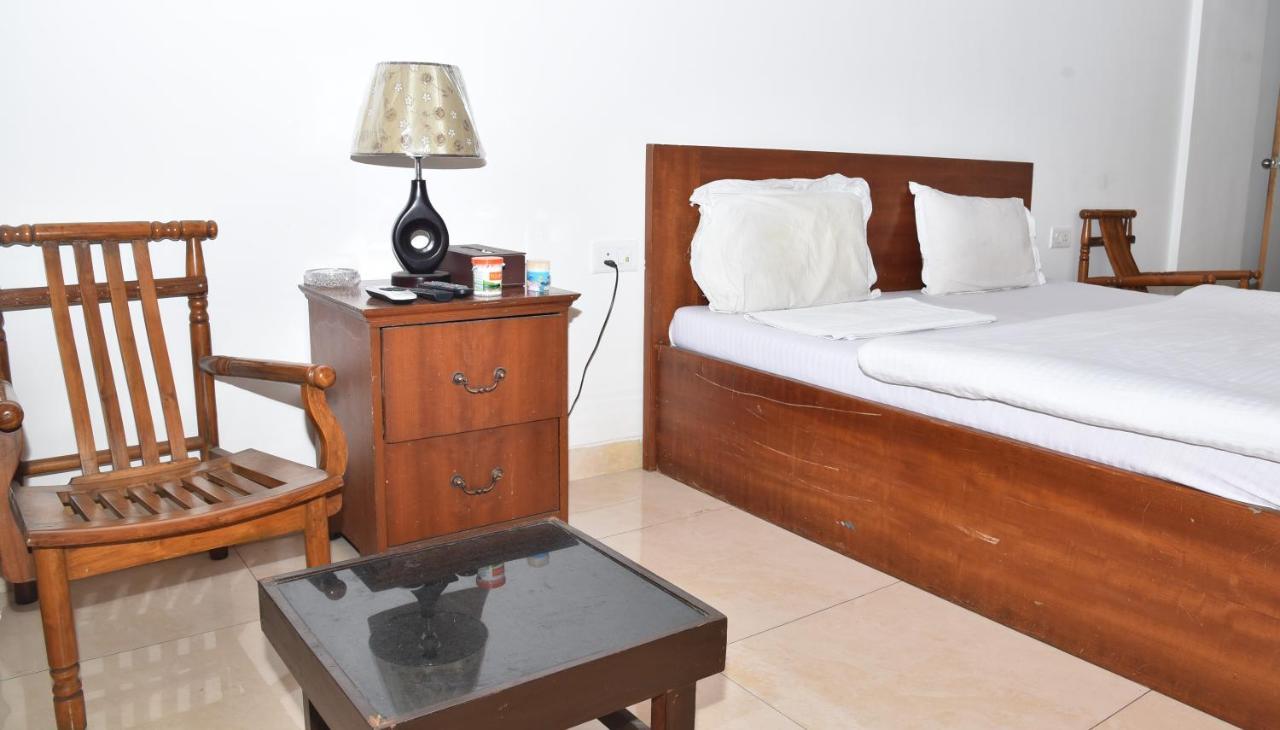 Niva Stays Paradise Pune Exterior photo